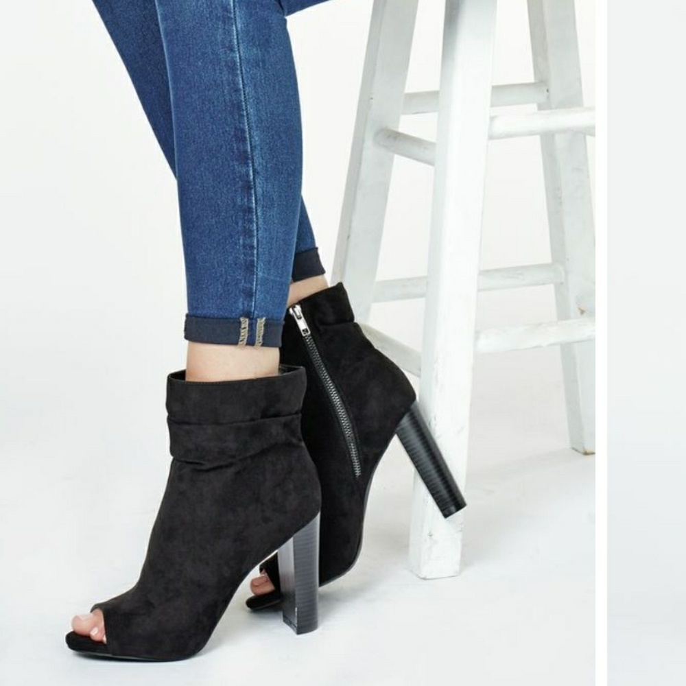 New Peep Toe Booties sz.7.5